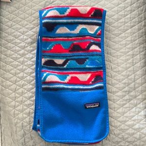 Patagonia fleece scarf